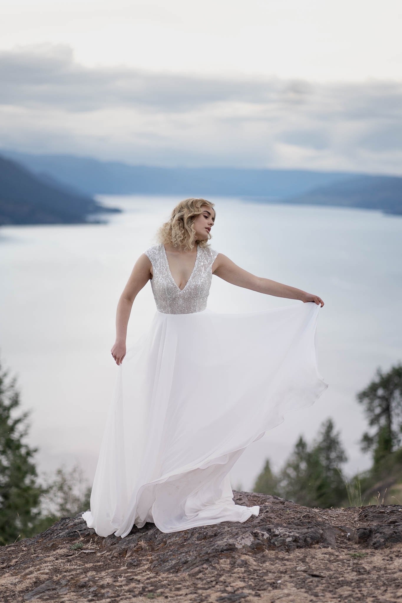 carousel-hero-element image-0